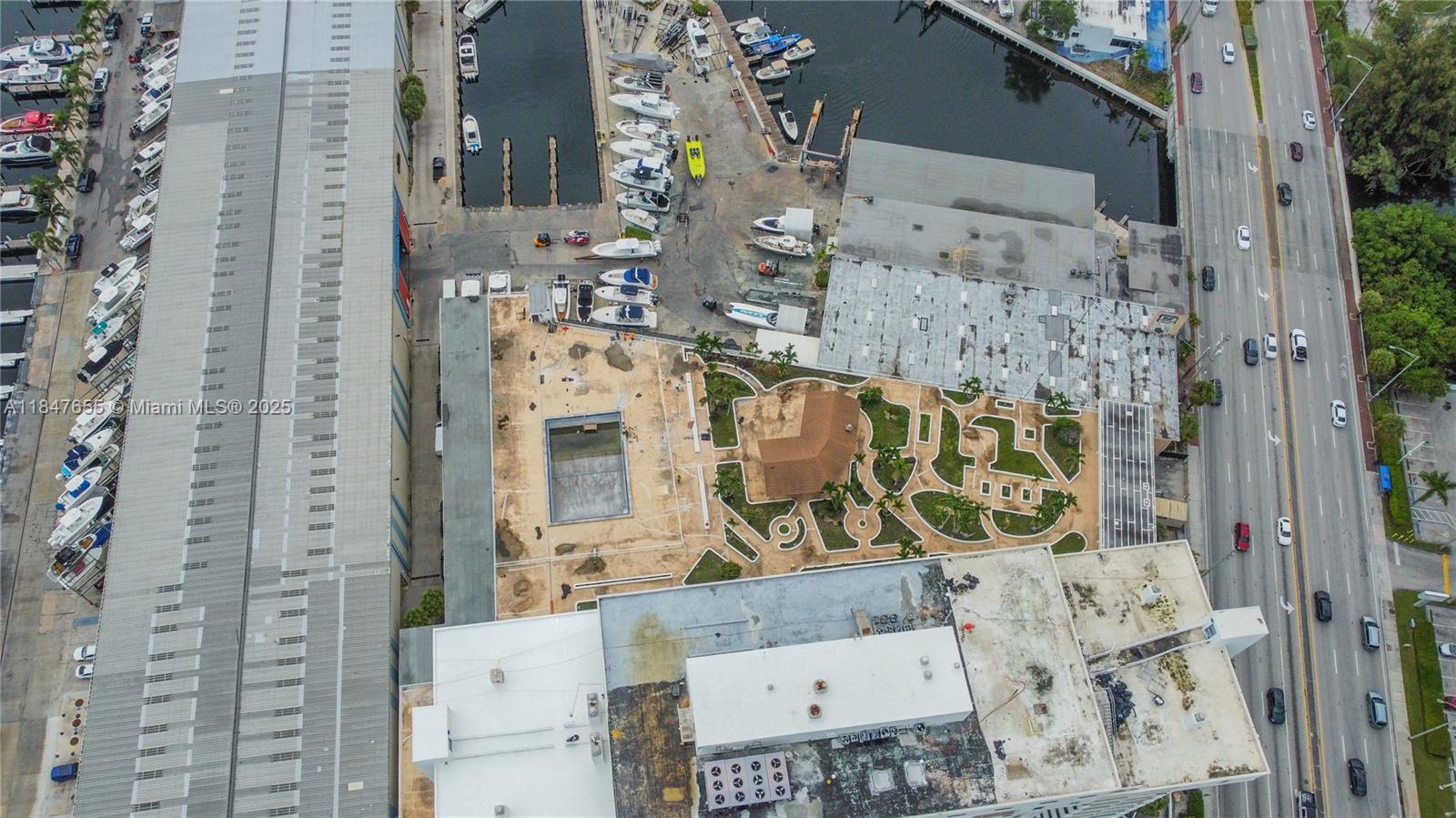 SAILBOAT CAY CONDO - Residential