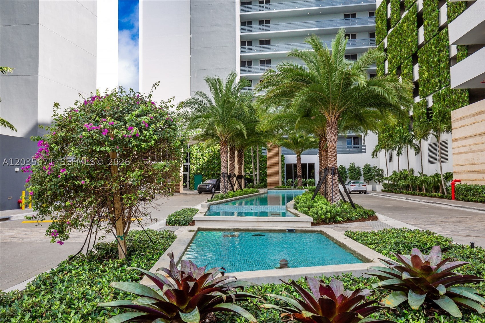 16385 Biscayne Blvd 1805