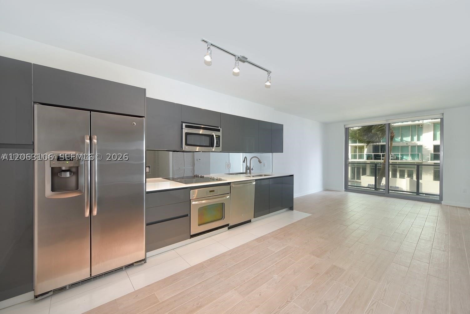 31 SE 6th St 406 - Image 1