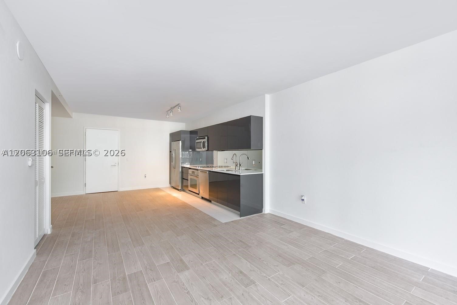 31 SE 6th St 406