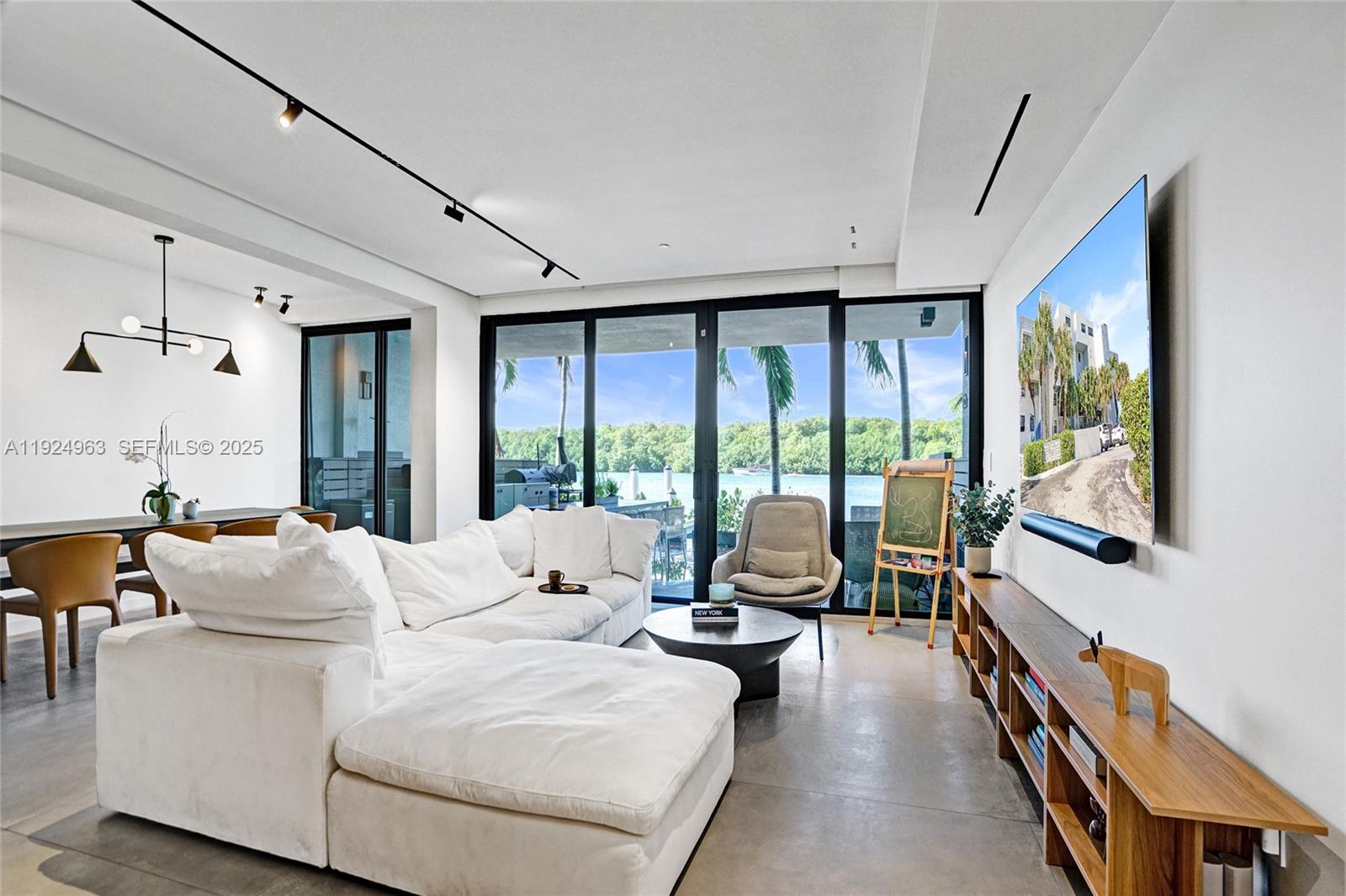 POINCIANA IS YT & RCQ CLU - Residential