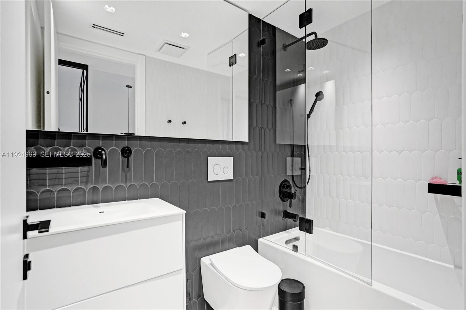 POINCIANA IS YT & RCQ CLU - Residential