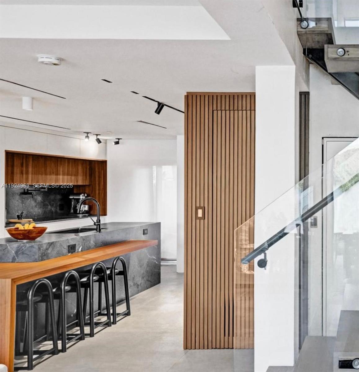 POINCIANA IS YT & RCQ CLU - Residential