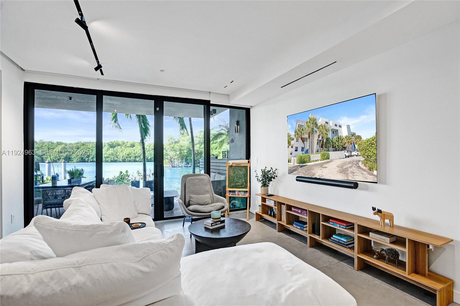 POINCIANA IS YT & RCQ CLU - Residential