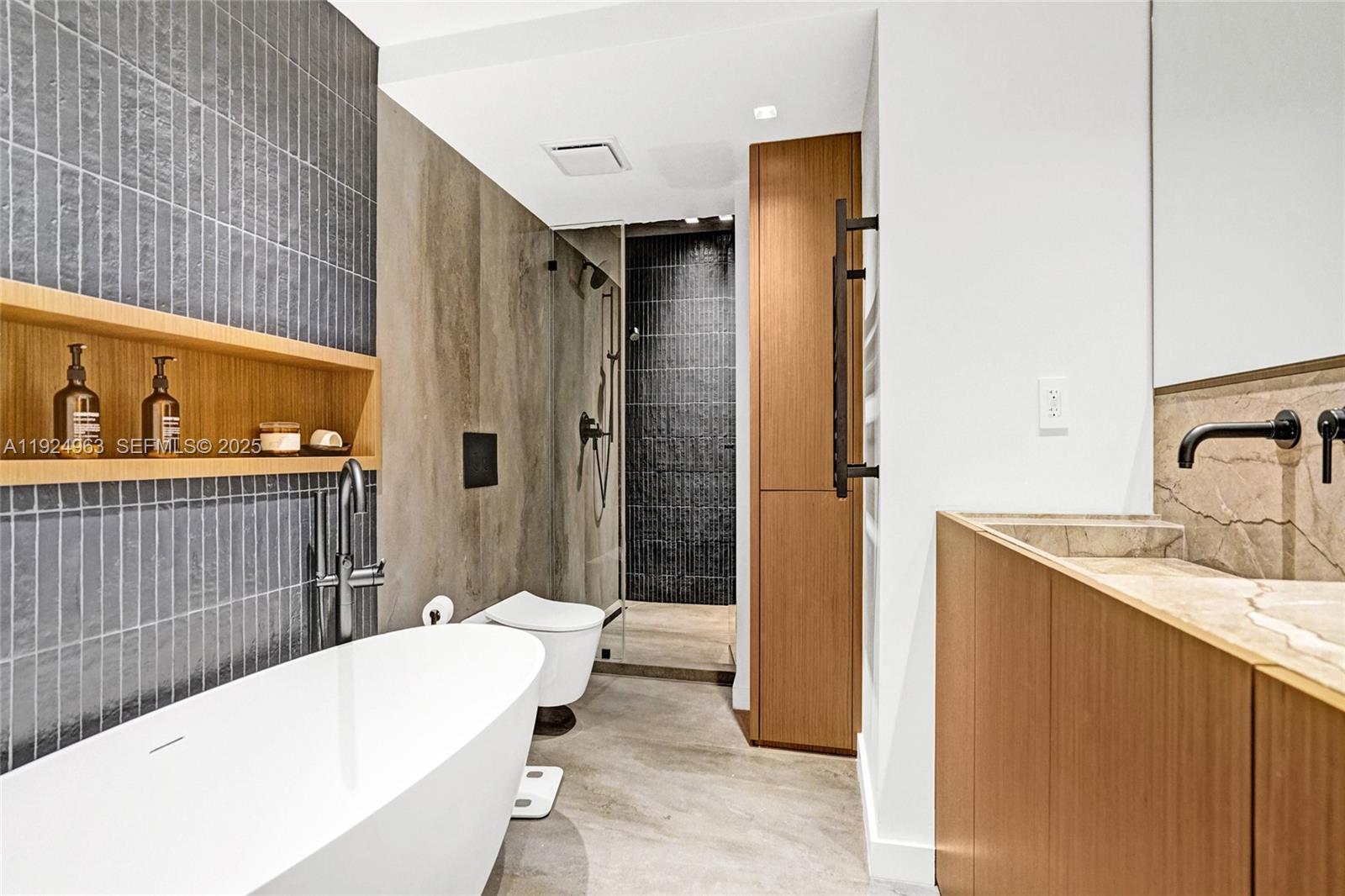 POINCIANA IS YT & RCQ CLU - Residential