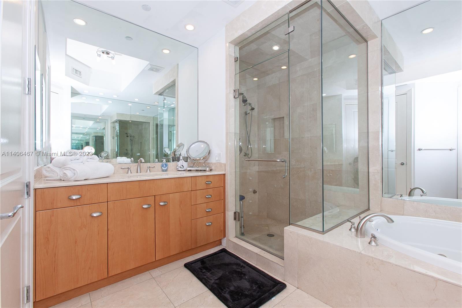 BELLAMARE @ WILLIAMS ISLA - Residential