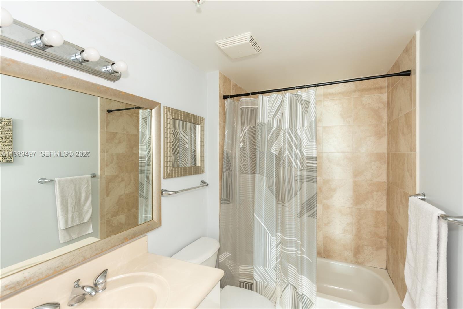 360 CONDO B - Residential