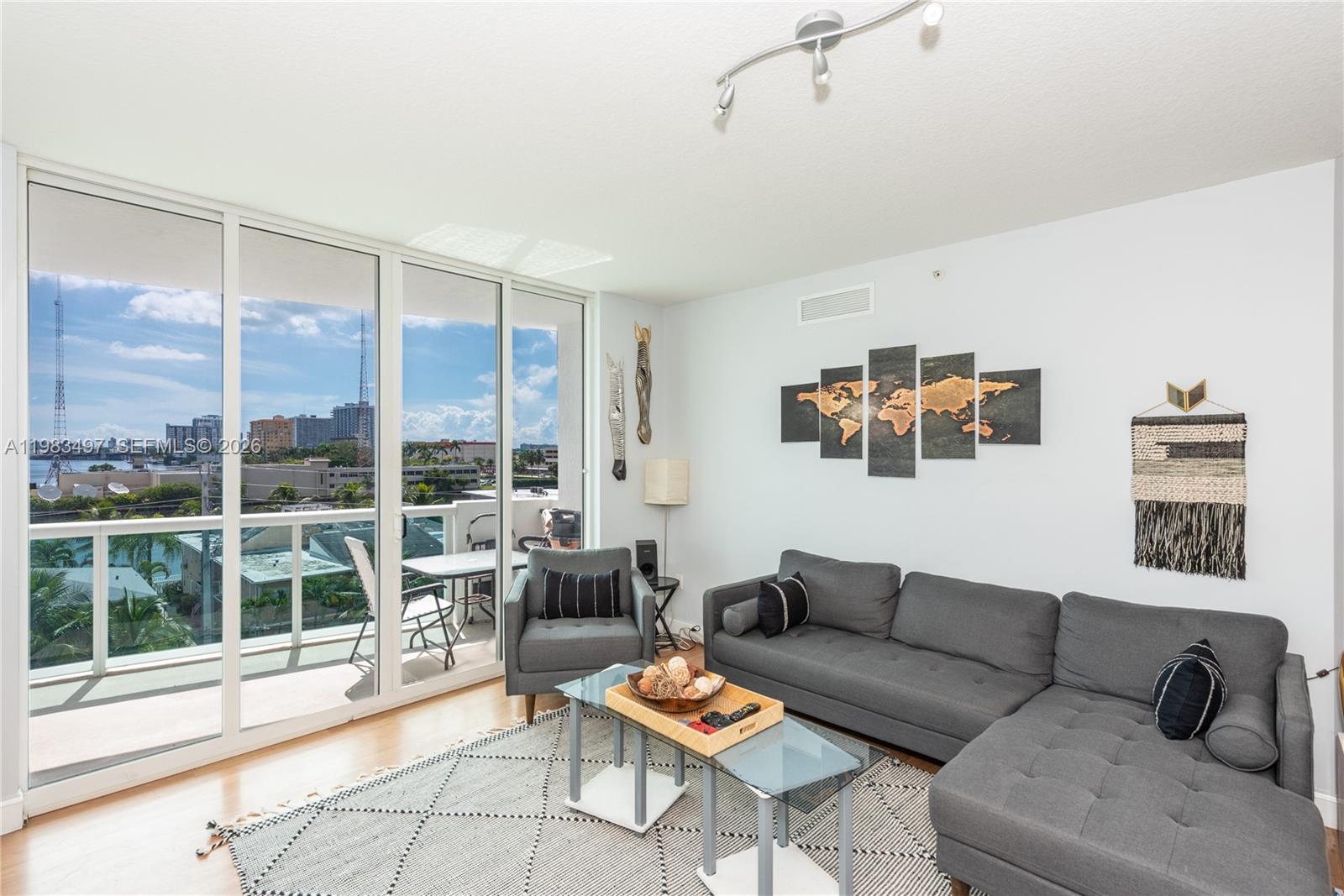 7910 Harbor Island Dr 502