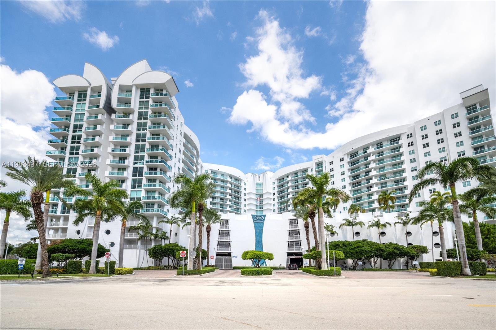 360 CONDO B - Residential