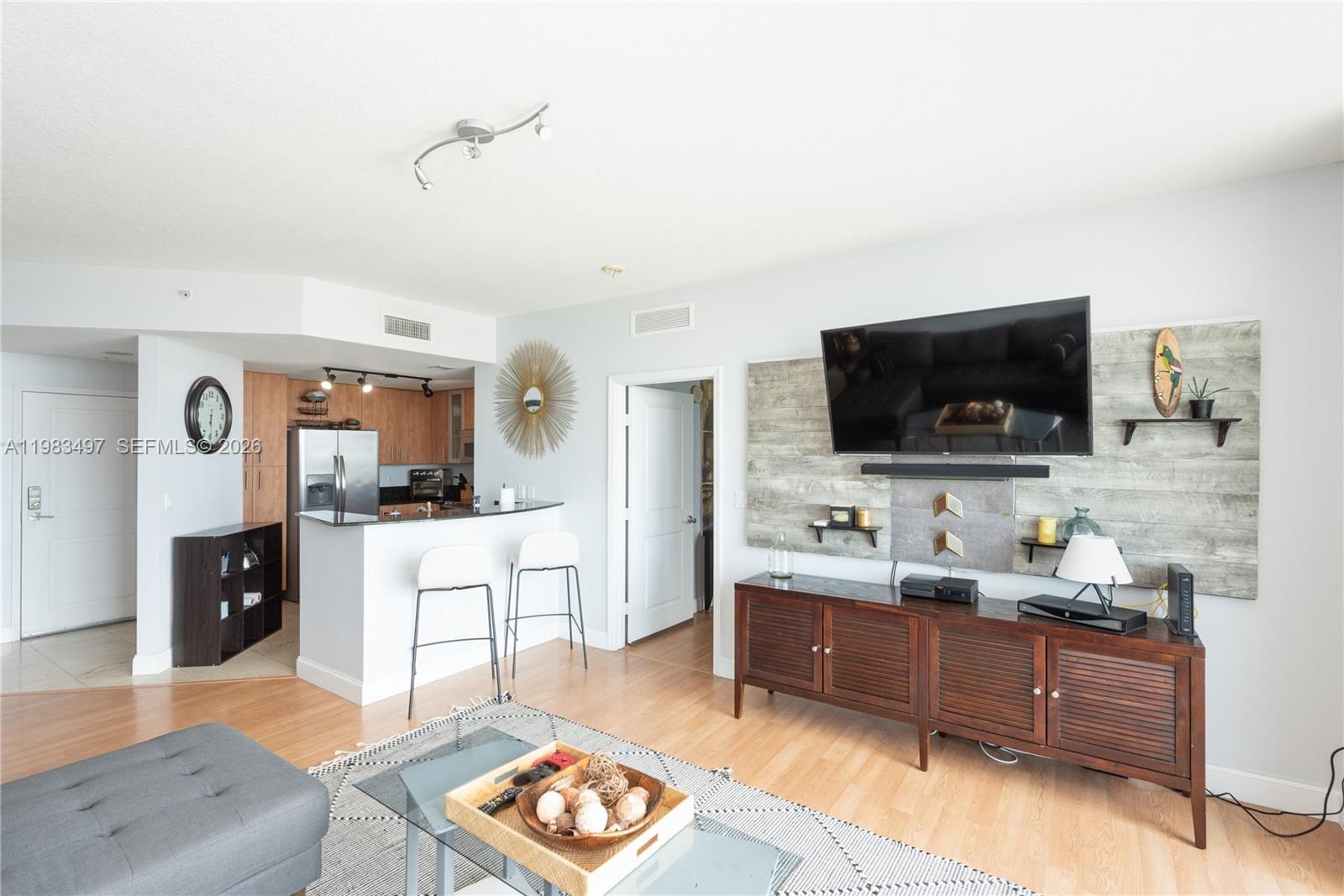 360 CONDO B - Residential