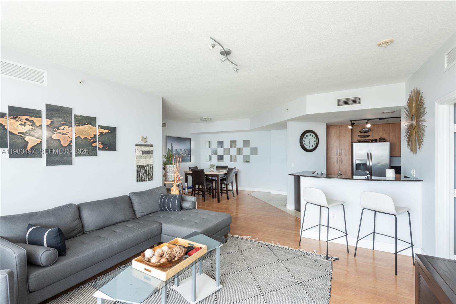 7910 Harbor Island Dr 502