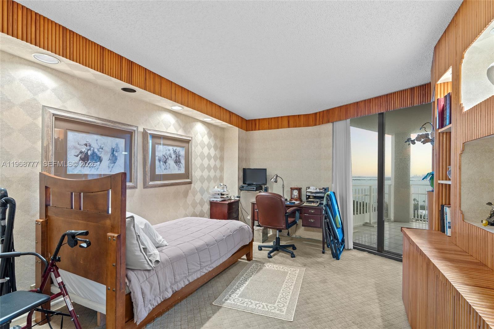 THE TOWERS OF QUAYSIDE CO - Residential