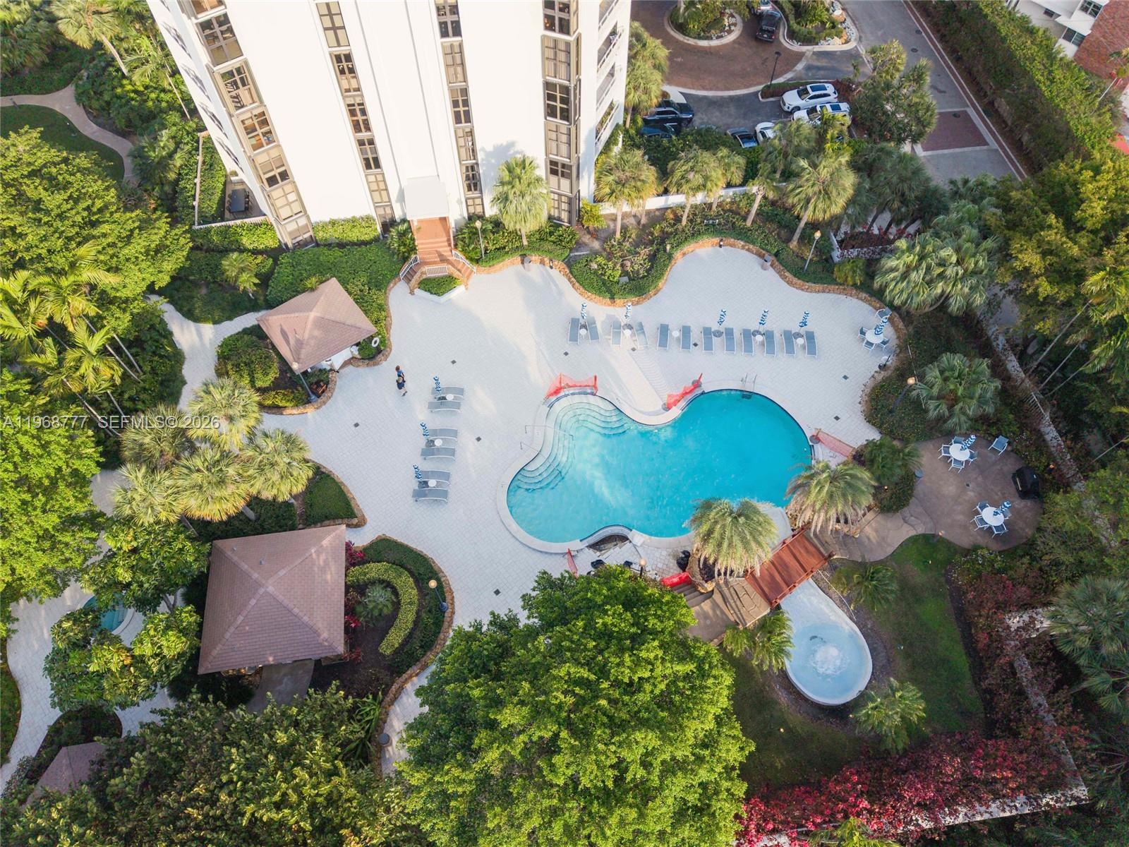 THE TOWERS OF QUAYSIDE CO - Residential