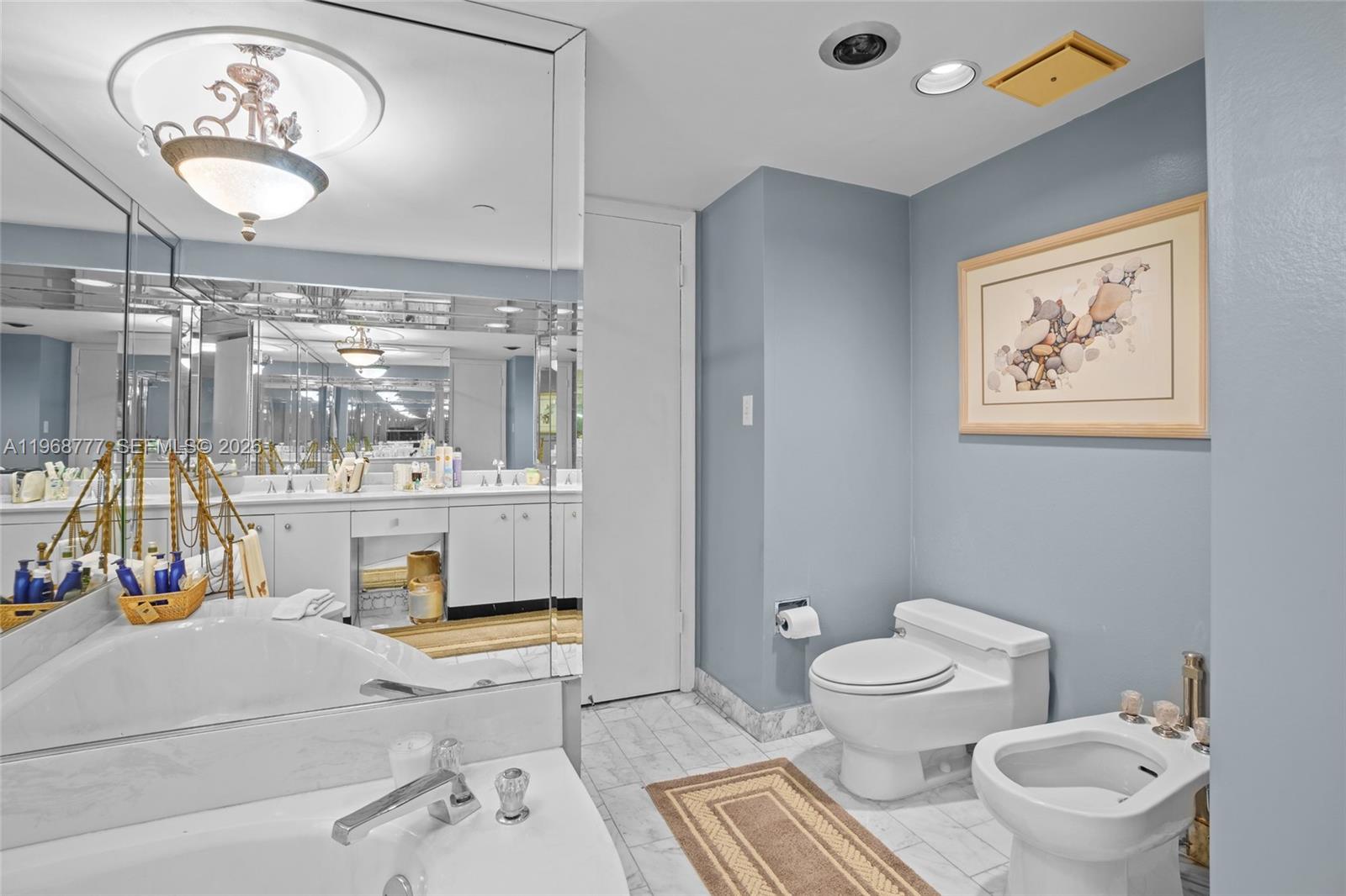 THE TOWERS OF QUAYSIDE CO - Residential