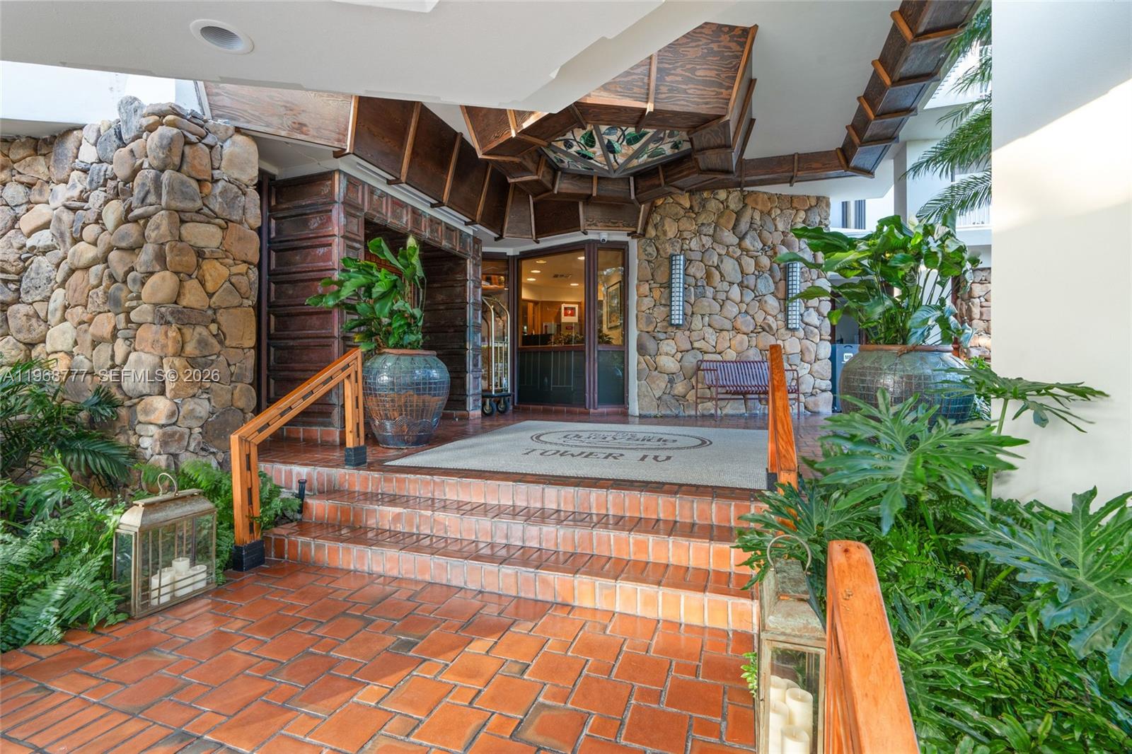 THE TOWERS OF QUAYSIDE CO - Residential