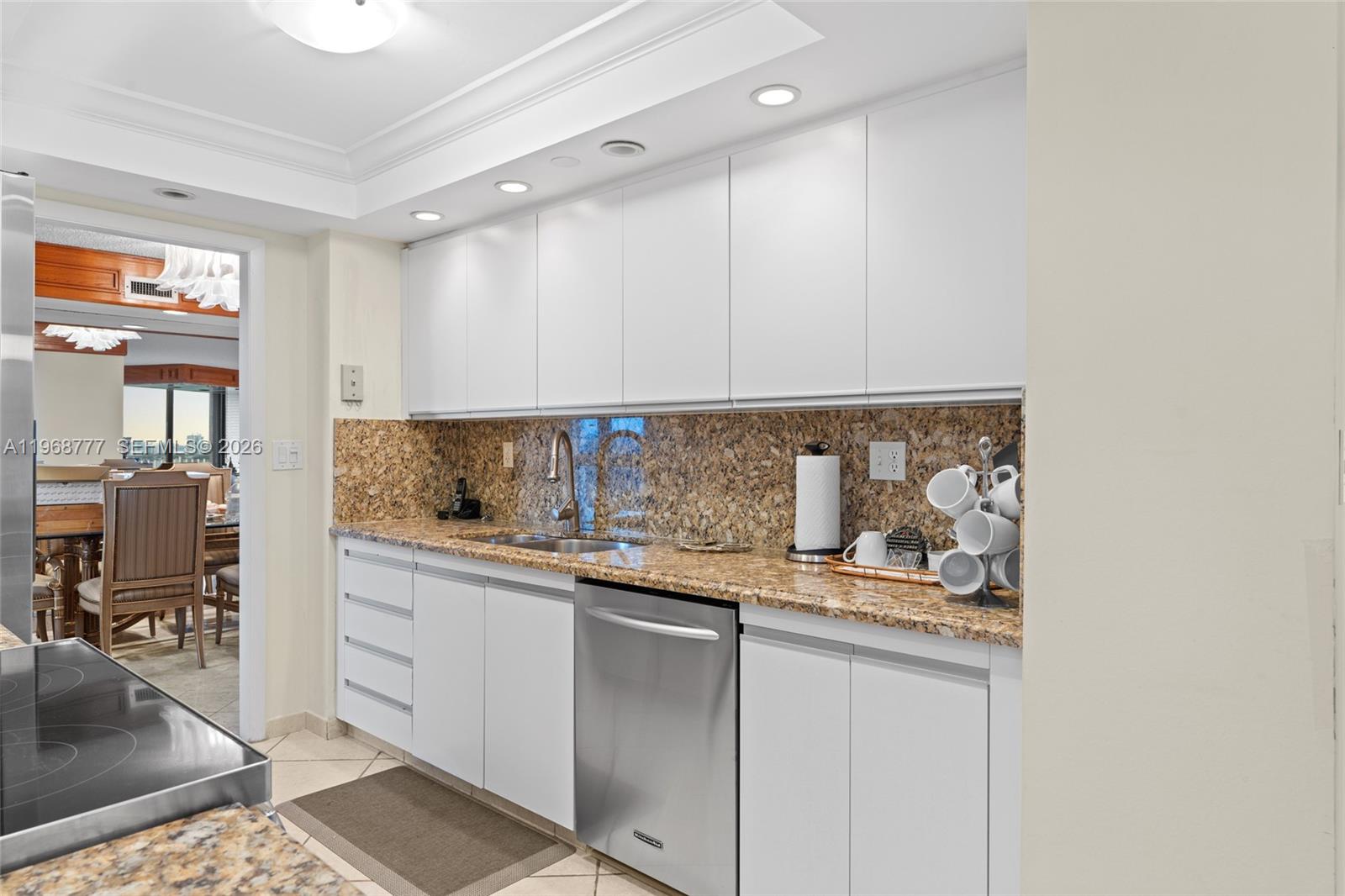 THE TOWERS OF QUAYSIDE CO - Residential