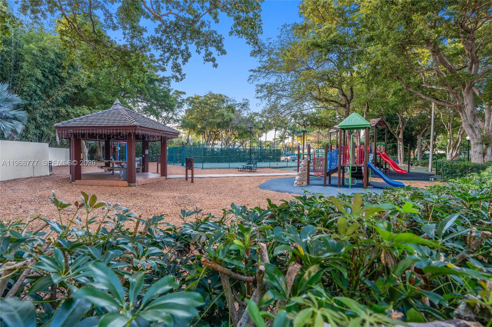 THE TOWERS OF QUAYSIDE CO - Residential