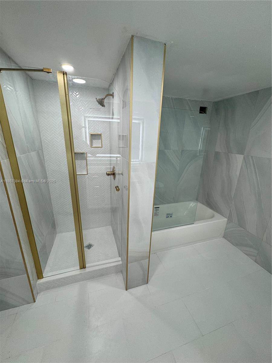 200 LESLIE CONDO - Residential Lease