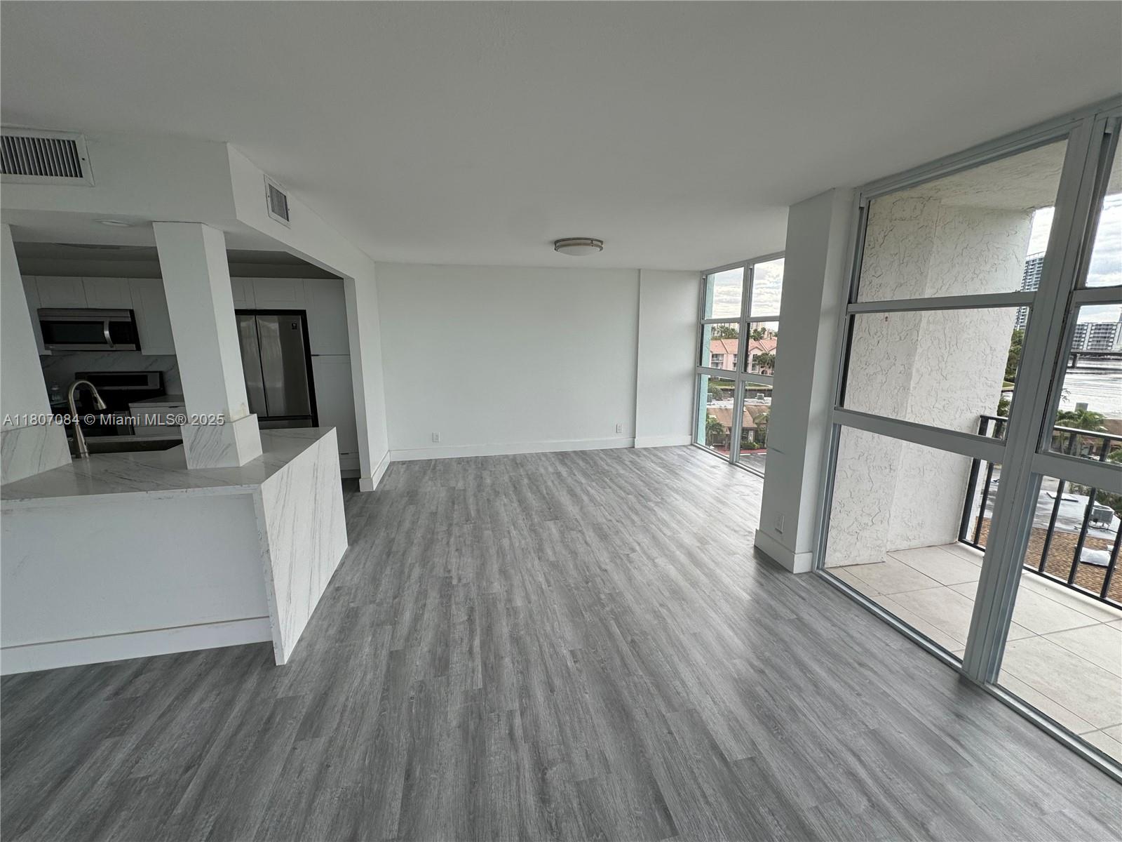 200 LESLIE CONDO - Residential Lease