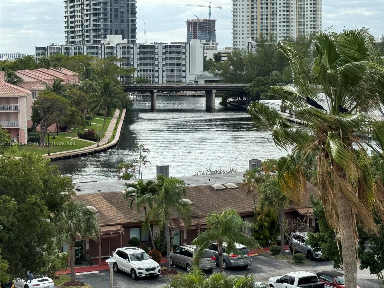 200 LESLIE CONDO - Residential Lease