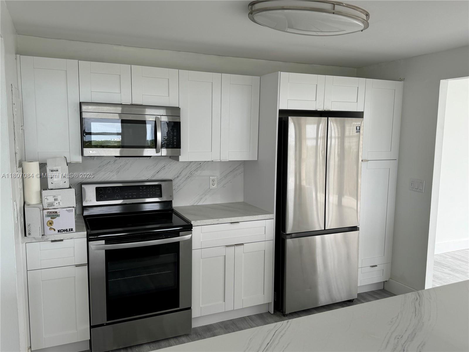 200 LESLIE CONDO - Residential Lease