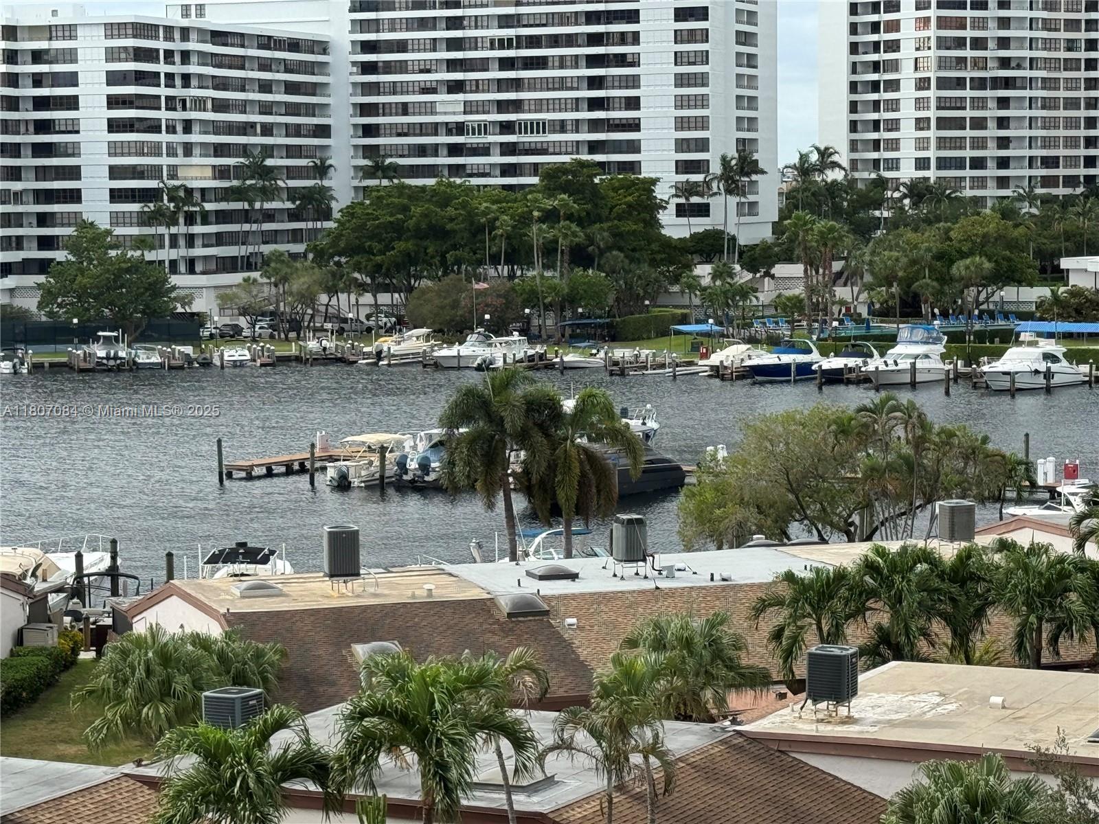 200 LESLIE CONDO - Residential Lease