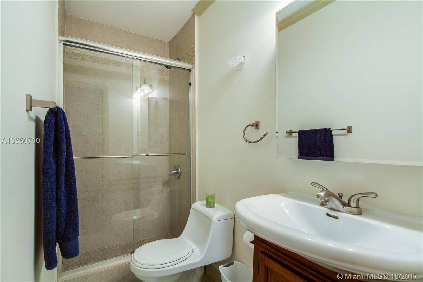 ROYAL PALM VILLAS CONDO - Residential Lease