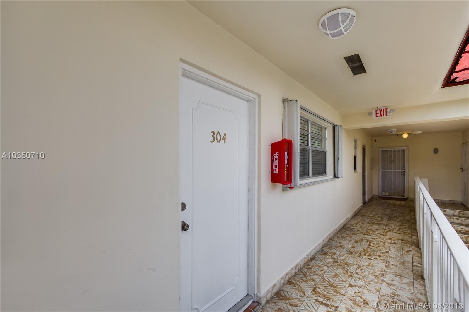 ROYAL PALM VILLAS CONDO - Residential Lease