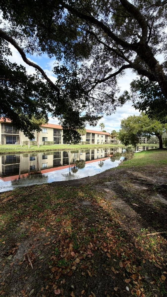 RACQUET CLUB APARTMENTS A - Residential