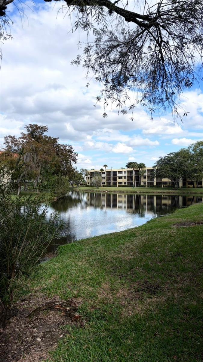 RACQUET CLUB APARTMENTS A - Residential