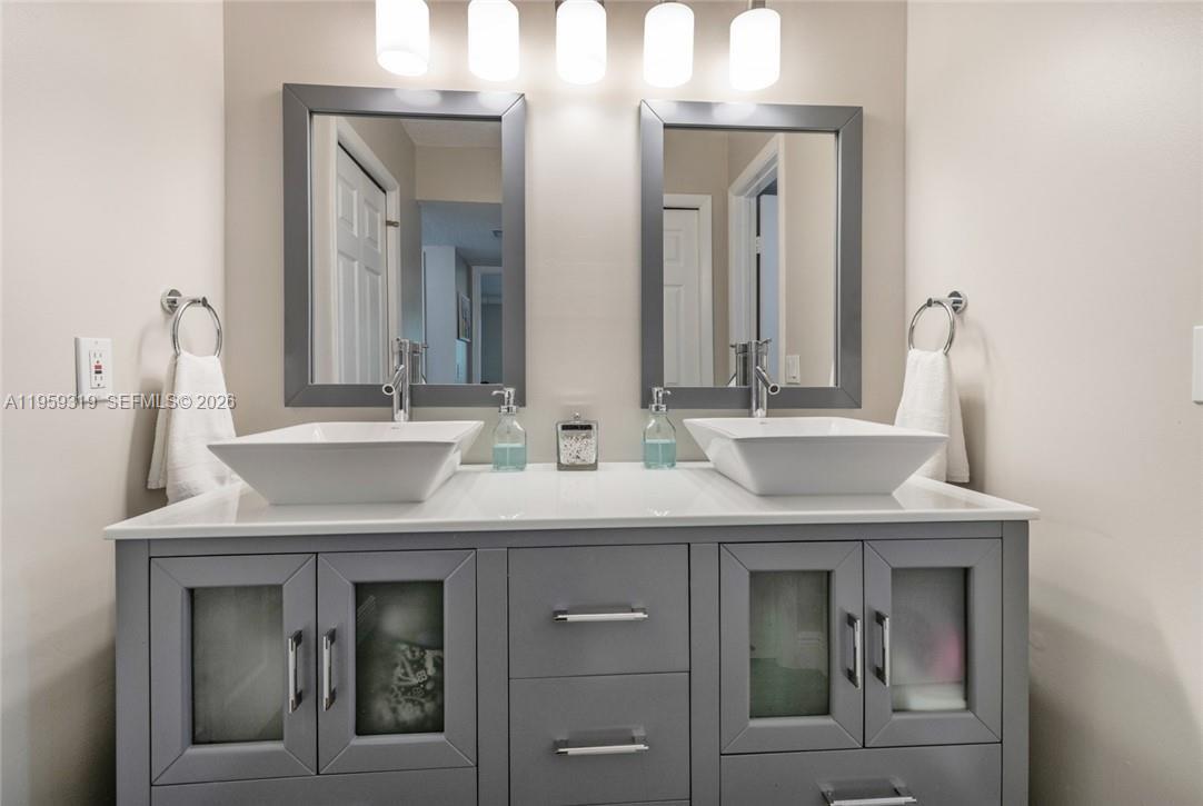 RACQUET CLUB APARTMENTS A - Residential