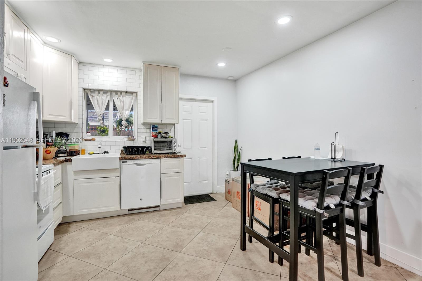 OCEAN RIDGE - Residential Income