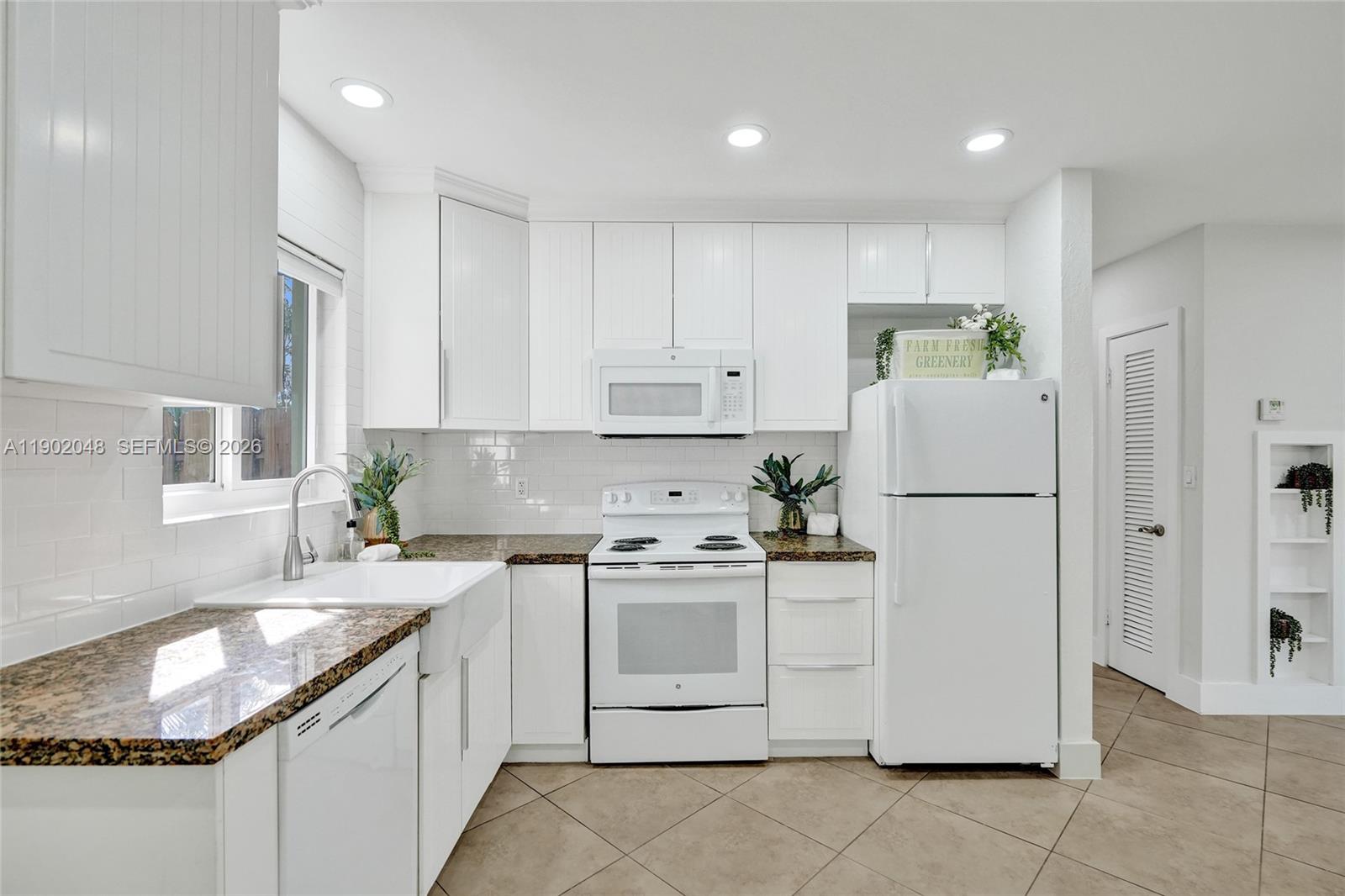 OCEAN RIDGE - Residential Income