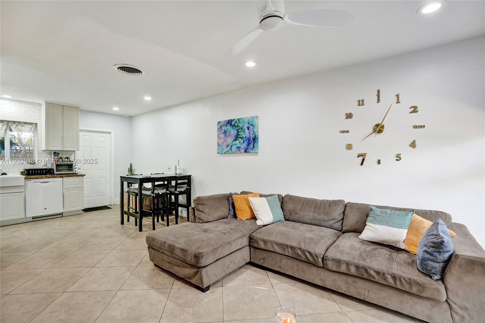 OCEAN RIDGE - Residential Income