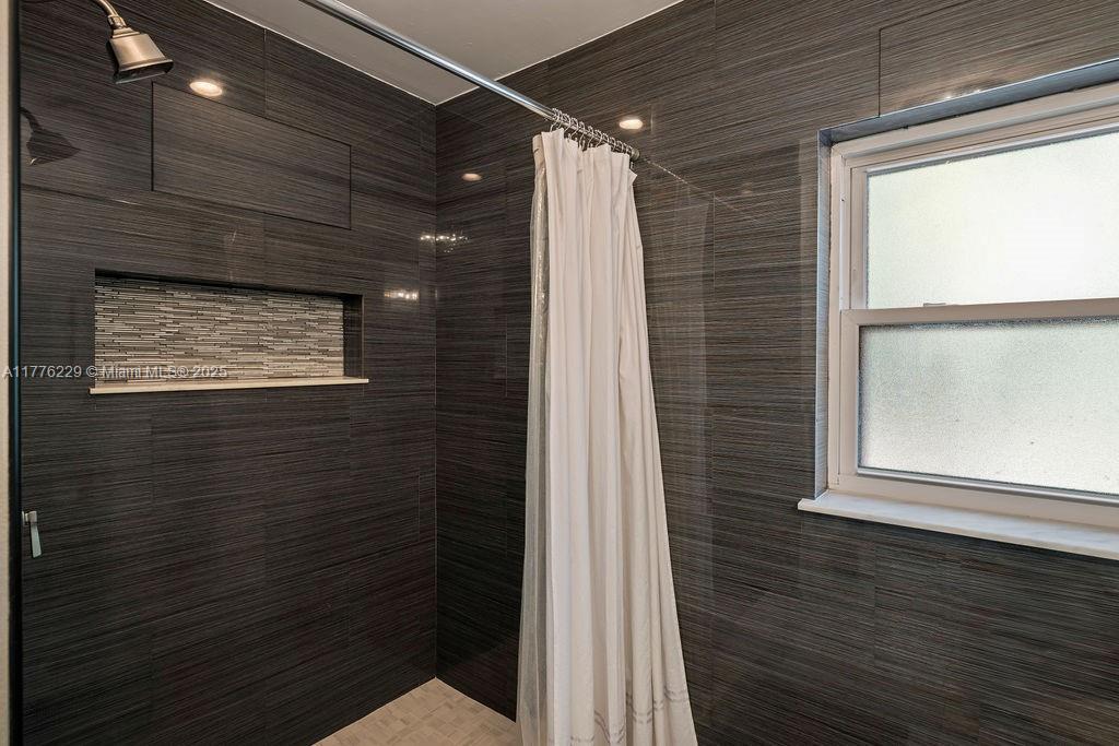 PHILLIPS 1ST REP OF LAKEWO - Residential