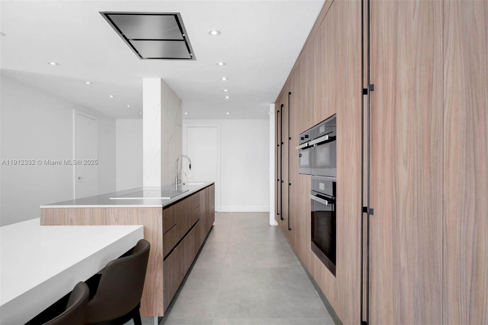 SPEAR AT AQUA CONDO - Residential