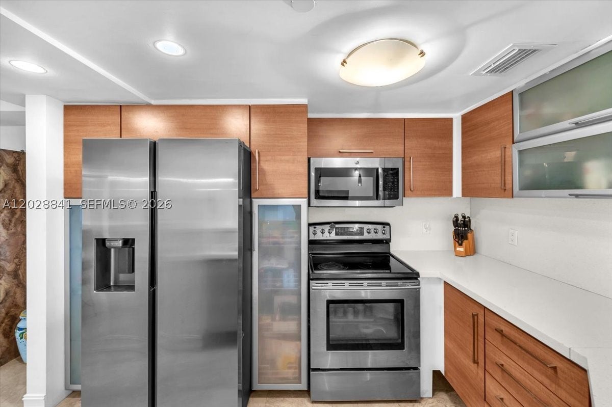 2000 Towerside Ter 908