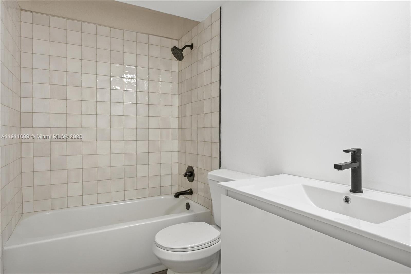 MIAMI LAKES WINDMILL GATE - Residential Lease