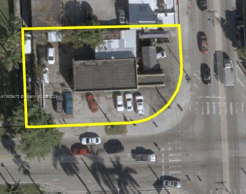 Take advantage of this exceptional opportunity to acquire a commercial property zoned T6-8-O, strategically located in the vibrant urban core. This corner lot at NW 17th Ave and NW 28th St is perfectly positioned for development in the rapidly growing Allapattah neighborhood.
Key Features:
Zoning: T6-8-O, allowing for a variety of development options
Location: Close proximity to Wynwood, Brickell, Downtown Miami, Miami International Airport, and Freedom Park Soccer Stadium
Neighborhood Growth: Allapattah is experiencing significant revitalization, making it an ideal investment opportunity
Don’t miss your chance to invest in a prime location with tremendous potential!