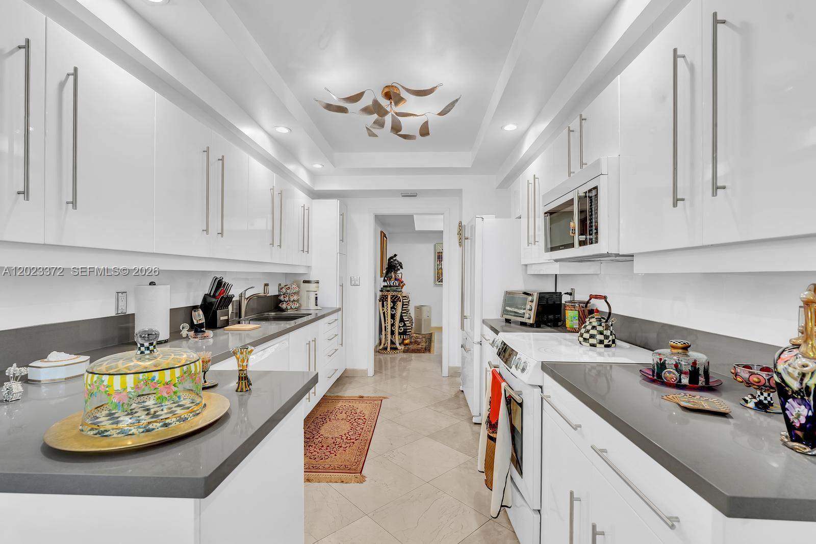 2000 ISL BLVD WILLIAMS IS - Residential