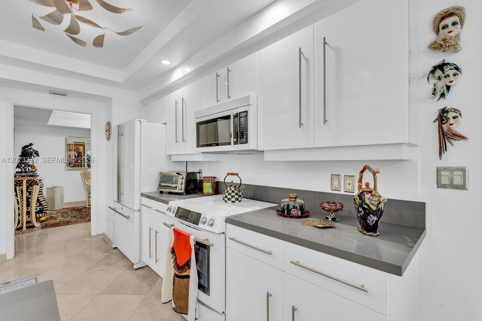 2000 ISL BLVD WILLIAMS IS - Residential