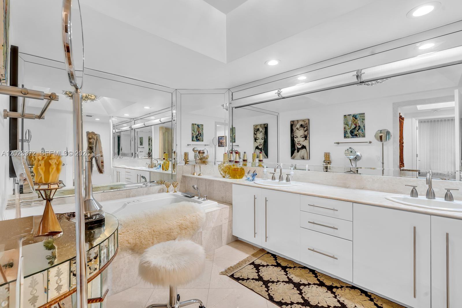 2000 ISL BLVD WILLIAMS IS - Residential