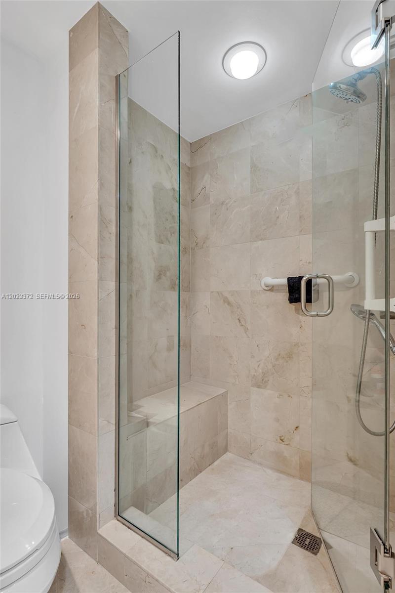 2000 ISL BLVD WILLIAMS IS - Residential