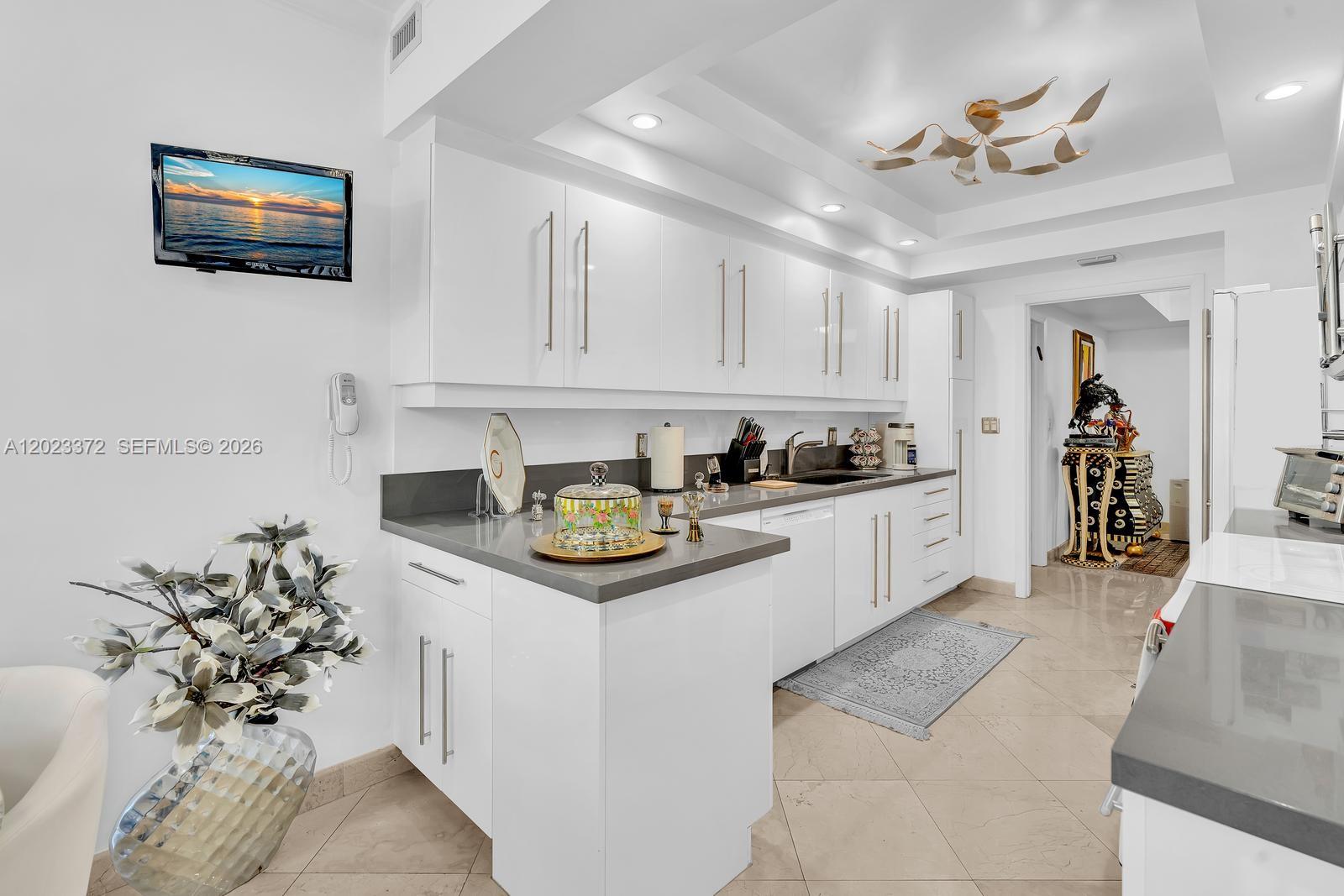 2000 ISL BLVD WILLIAMS IS - Residential