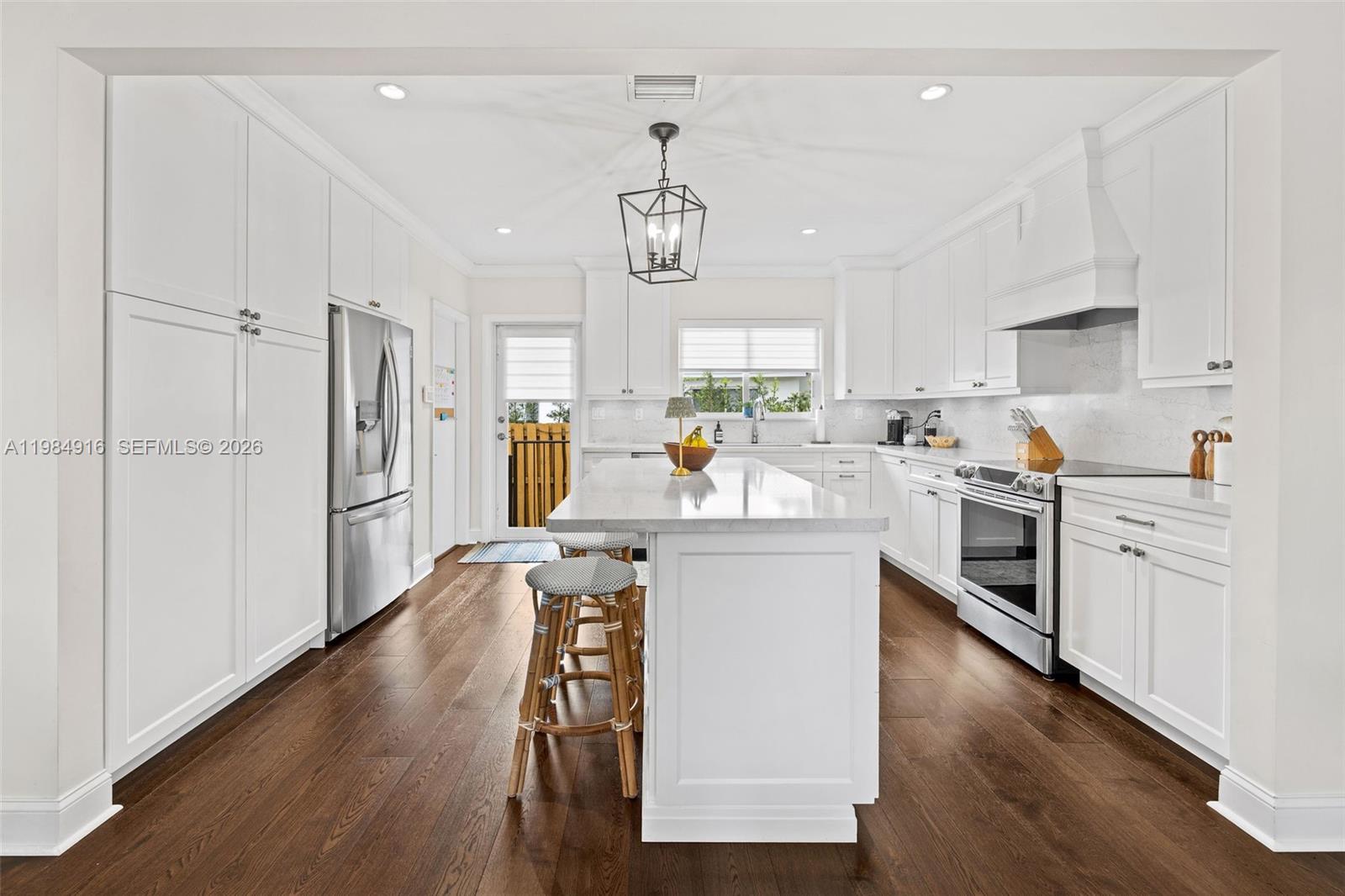 MIAMI SHORES SEC 3 - Residential