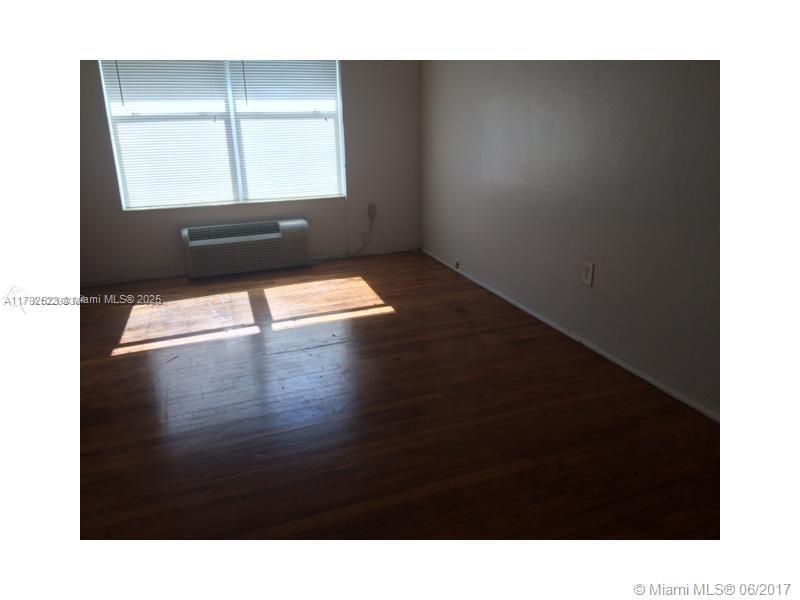 3 Santillane Ave 2, Coral Gables, Broward County, Florida - 2 Bedrooms  
1 Bathrooms - 