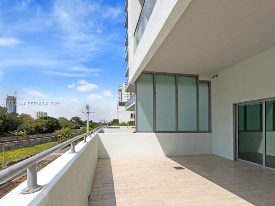 Wonderful and spacious full unit with 459 sq ft covered terrace to Parc at Brickell a luxury eco friendly boutique building located in front of Simpson Park, just 12 stories tall.  With only 128 residences Walking distance to Miami City Center, Public and many restaurants and stores.