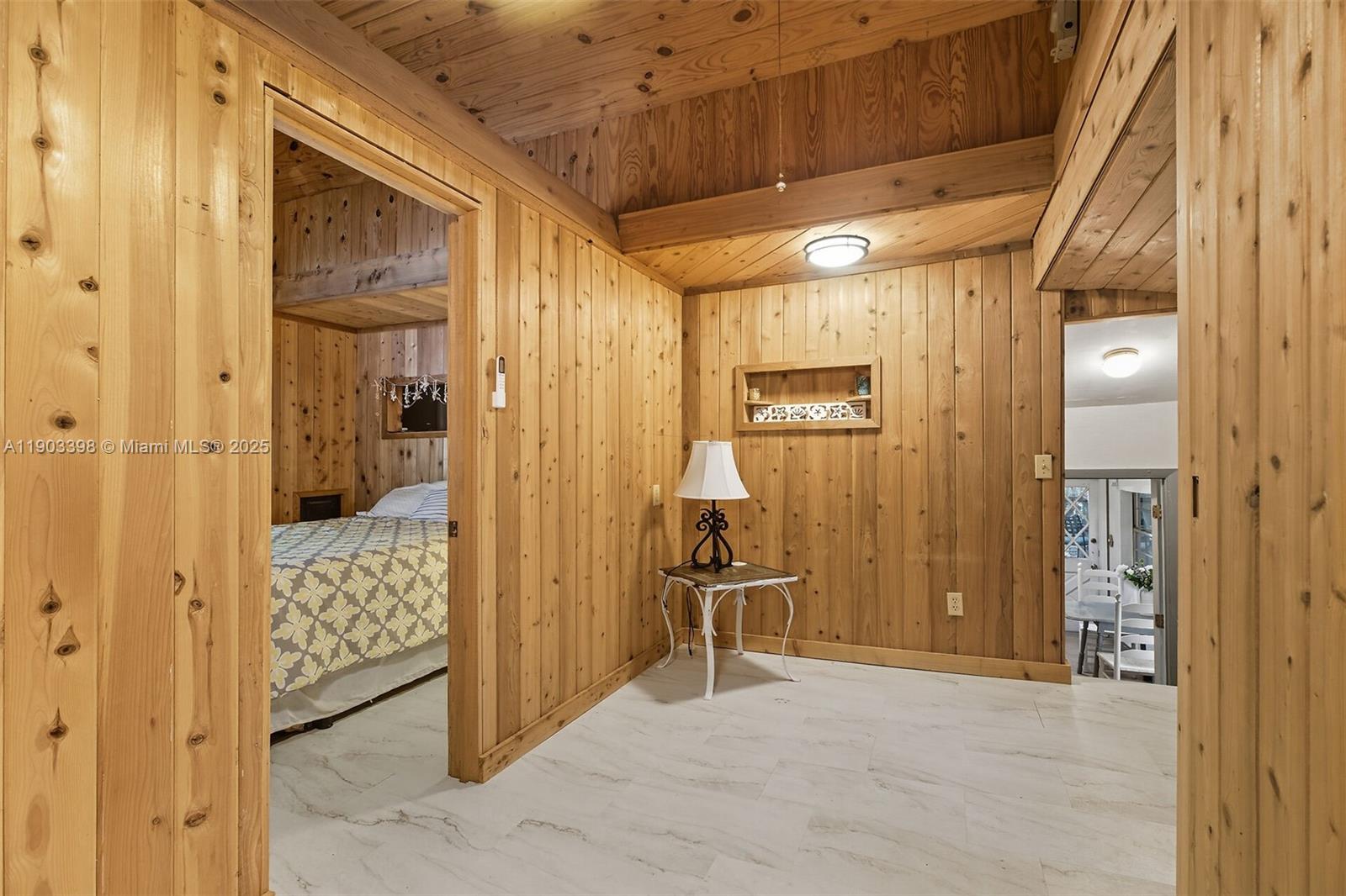 TAVERNIER ACRES - Residential