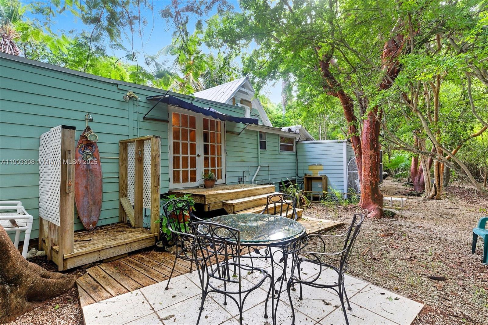 TAVERNIER ACRES - Residential