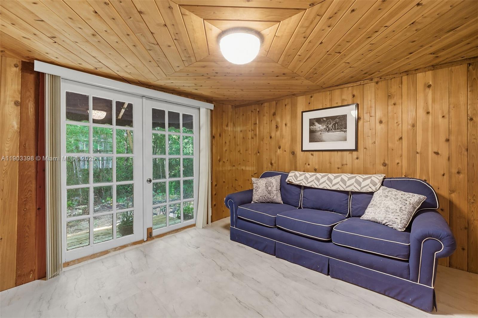 TAVERNIER ACRES - Residential